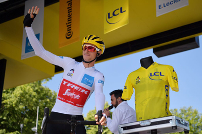 Ciccone offre la maglia del Tour de France